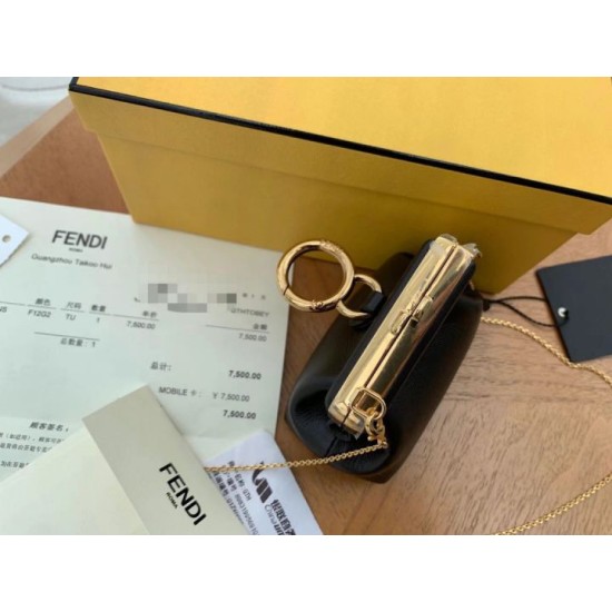 Replica Borsa Fendi First Nano Charm Fendi Nappa Nera Replica Borsa Fendi First Nano Charm Fendi Nappa Nera