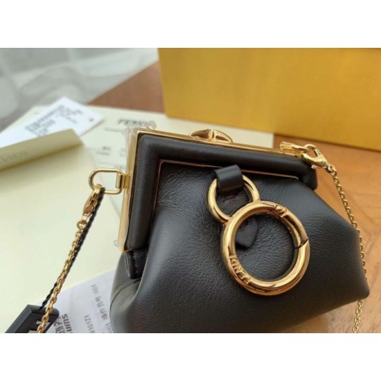 Replica Borsa Fendi First Nano Charm Fendi Nappa Nera Replica Borsa Fendi First Nano Charm Fendi Nappa Nera
