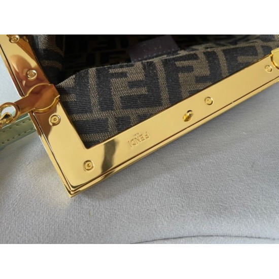 Replica Borsa Fendi Prima Piccola Borsa Fendi Nappa Verde Replica Borsa Fendi Prima Piccola Borsa Fendi Nappa Verde