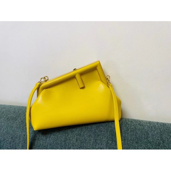 Replica Fendi Prima Borsa Piccola Borsa Fendi Nappa Gialla Replica Fendi Prima Borsa Piccola Borsa Fendi Nappa Gialla