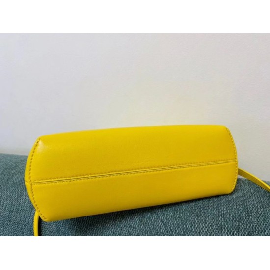 Replica Fendi Prima Borsa Piccola Borsa Fendi Nappa Gialla Replica Fendi Prima Borsa Piccola Borsa Fendi Nappa Gialla