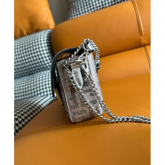 Replica Fendi Baguette Mini Bag Borchie Sfaccettate motivo FF 8BS017 Argento Replica Fendi Baguette Mini Bag Borchie Sfaccettate motivo FF 8BS017 Argento