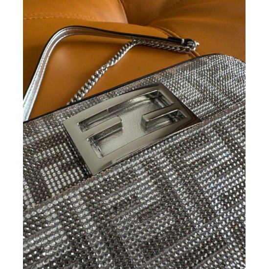 Replica Fendi Baguette Mini Bag Borchie Sfaccettate motivo FF 8BS017 Argento Replica Fendi Baguette Mini Bag Borchie Sfaccettate motivo FF 8BS017 Argento