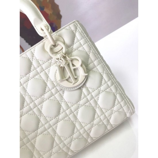 Replica Borsa Christian Dior Lady Dior Ultra-Matte White Replica Borsa Christian Dior Lady Dior Ultra-Matte White
