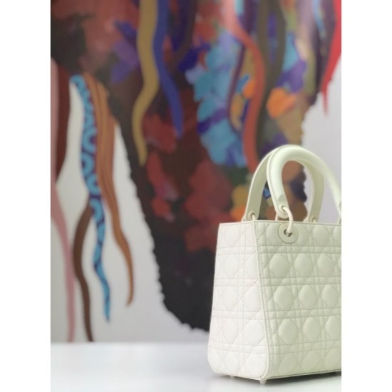 Replica Borsa Christian Dior Lady Dior Ultra-Matte White Replica Borsa Christian Dior Lady Dior Ultra-Matte White