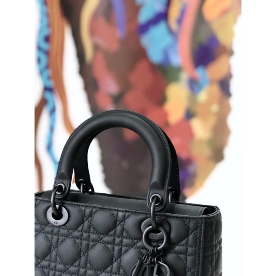 Replica Borsa Christian Dior Lady Dior Ultra-Matte Nero Replica Borsa Christian Dior Lady Dior Ultra-Matte Nero