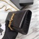 Replica Portafoglio catena YSL Saint Laurent Mini Kate in pelle stampata coccodrillo hardware in oro nero Replica Portafoglio catena YSL Saint Laurent Mini Kate in pelle stampata coccodrillo hardware in oro nero