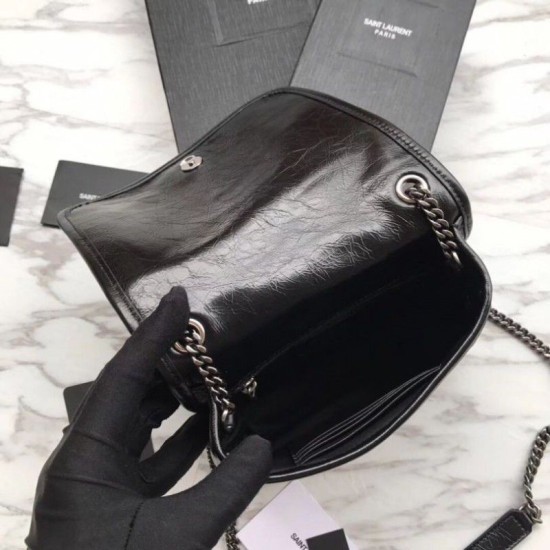 Replica Portafoglio a catena YSL Saint Laurent Niki in pelle nera increspata vintage Replica Portafoglio a catena YSL Saint Laurent Niki in pelle nera increspata vintage