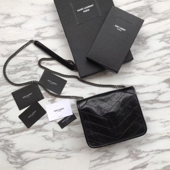 Replica Portafoglio a catena YSL Saint Laurent Niki in pelle nera increspata vintage Replica Portafoglio a catena YSL Saint Laurent Niki in pelle nera increspata vintage
