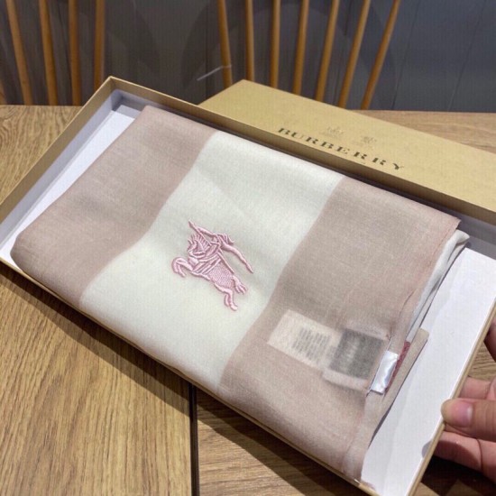 Replica Sciarpa Burberry classica in cashmere con motivo tartan e ricamo cavallo 100 x 200