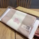 Replica Sciarpa Burberry classica in cashmere con motivo tartan e ricamo cavallo 100 x 200