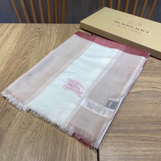 Replica Sciarpa Burberry classica in cashmere con motivo tartan e ricamo cavallo 100 x 200