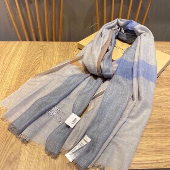 Replica Sciarpa Burberry classica in cashmere con motivo tartan e ricamo cavallo 100 x 200