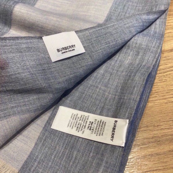 Replica Sciarpa Burberry classica in cashmere con motivo tartan e ricamo cavallo 100 x 200