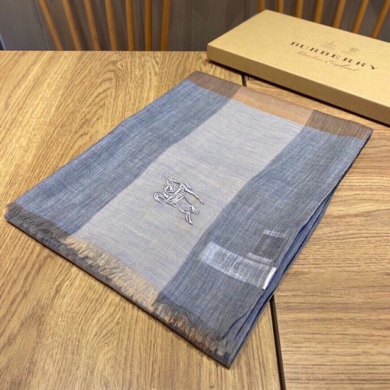 Replica Sciarpa Burberry classica in cashmere con motivo tartan e ricamo cavallo 100 x 200