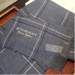 Scialle in cashmere con motivo tartan in filo di lurex Burberry 90 x 200