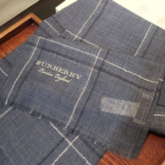 Replica Scialle in cashmere con motivo tartan in filo di lurex Burberry 90 x 200