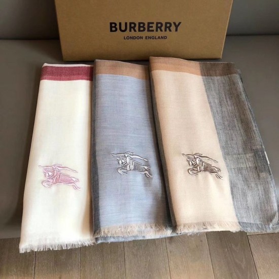 Replica Sciarpa Burberry classica in cashmere con motivo tartan e ricamo cavallo 100 x 200