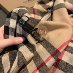 Scialle Burberry in cashmere classico check 70 x 220