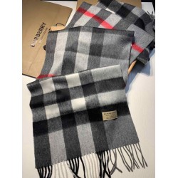 Burberry scialle classico in cashmere con motivo check medio 40 x 180