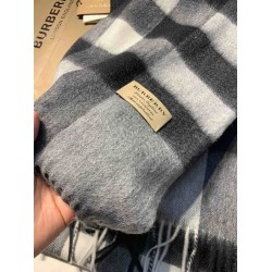 Burberry scialle classico in cashmere con motivo check medio 40 x 180