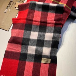 Burberry scialle classico in cashmere con motivo check medio 40 x 180