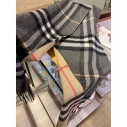 Burberry Scialle in cashmere con motivo check classico 30 x 250