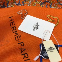 Hermes divertente scialle di seta cashmere testa di cavallo 140 arancione Hermes divertente scialle di seta cashmere testa di cavallo 140 arancione